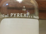 Lot of 3 Bottle Flasks / Stoppers Apothecary Pyrex Corning 250 500 1000mL 1541-T